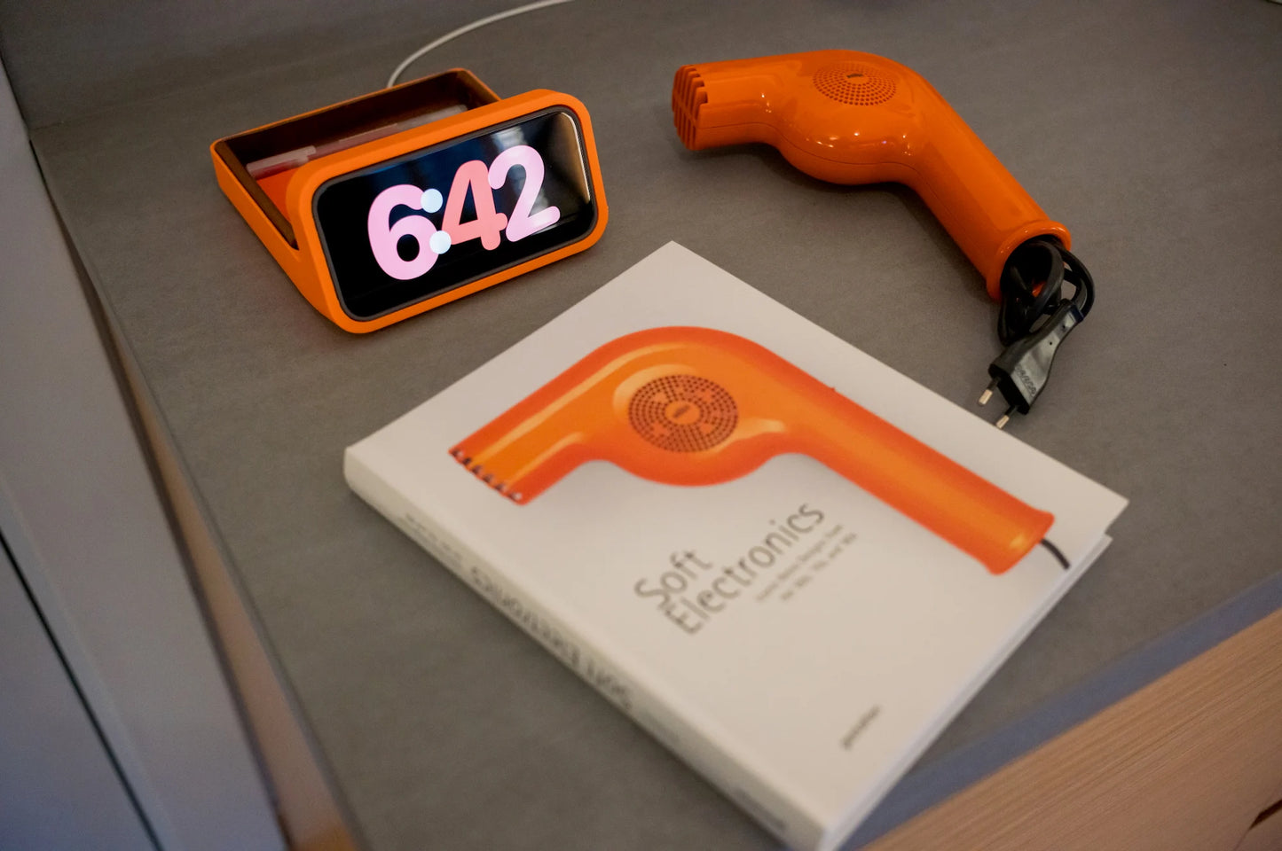 Fatih's Collection: Vintage inspired iPhone StandBy Dock